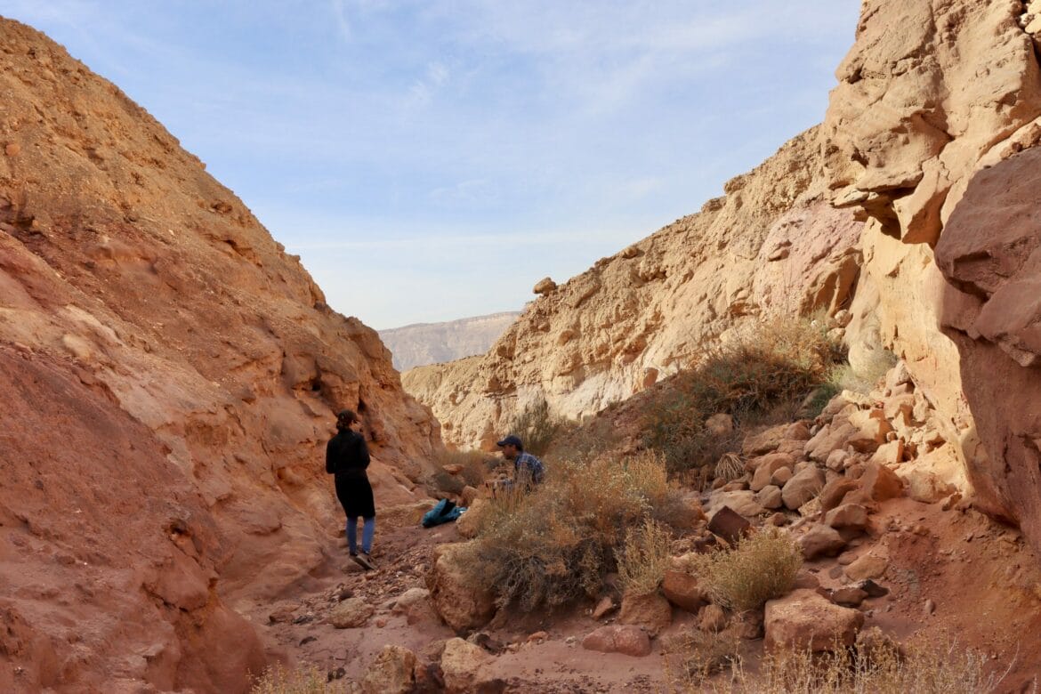 Defying Gravity – Makhtesh HaKatan Loop Trail