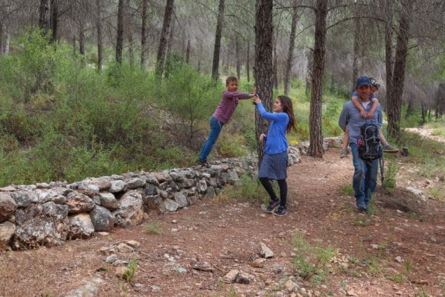 family hikes in israel sukkot 2023