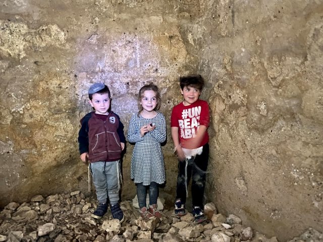 Burgin Itri Ruins Hike Park Adulam