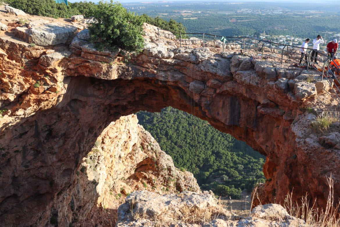 Ma’arat Keshet (Keshet Cave)