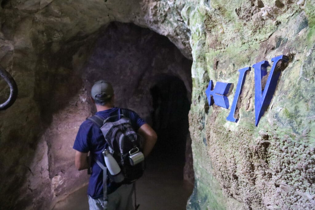 Nahal Teninim hike Mei Kedem