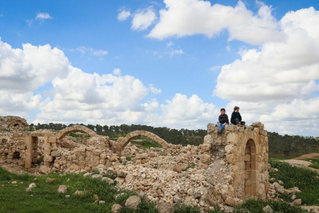 Hurvat Zak hike Israel Shfela Darom Adom